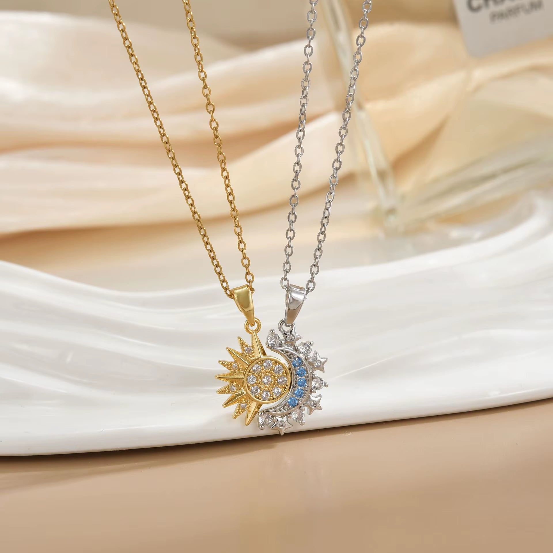 New Stainless Steel Magnetic Sun Moon Couple Necklace Fashion Chain for Men and Women Good Friend Gifts Trend Jewelry